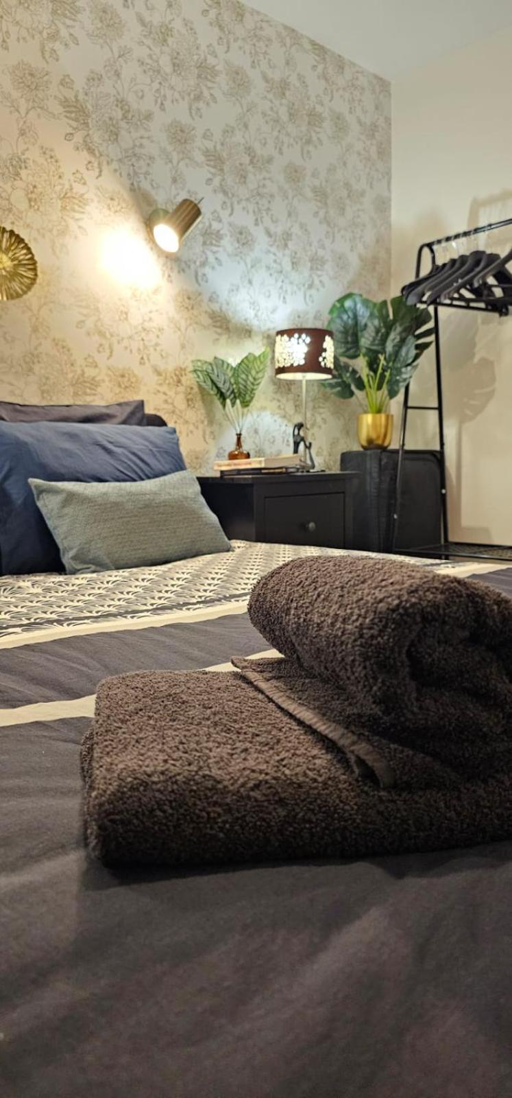 La Cloche Doree, Parking, 3 Etoiles, En Plein Coeur De * Fontainebleau