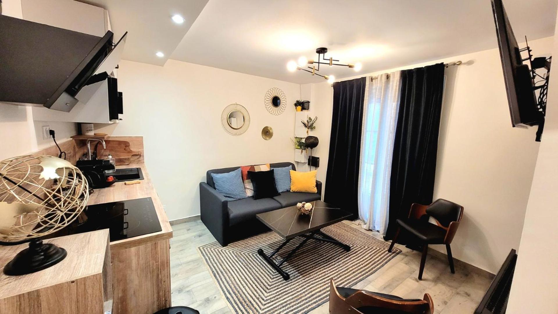 La Cloche Doree, Parking, 3 Etoiles, En Plein Coeur De Apartamento Fontainebleau